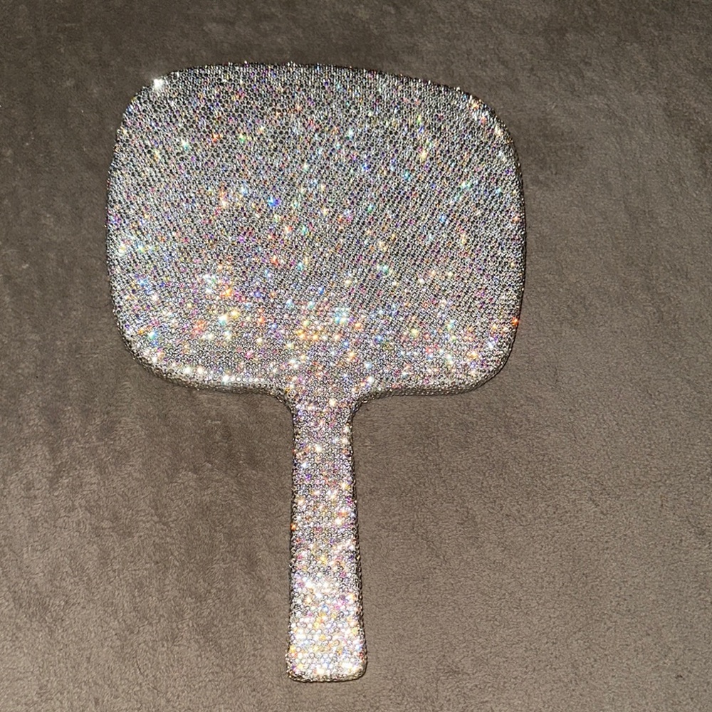 GLITZ AND GLAM MIRROR